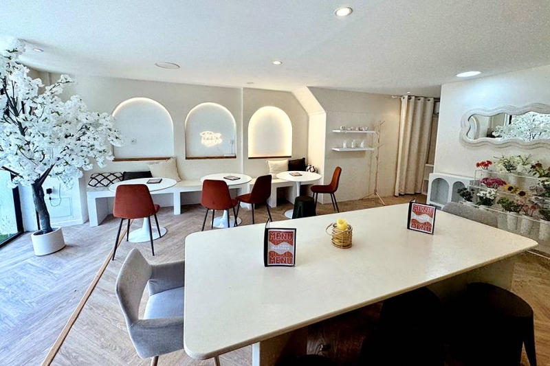 Le restaurant - Casa Soluna - Restaurant Puy Sainte Reparade - Fleurs Pertuis